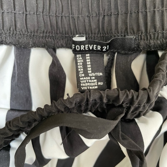 Lightweight Black & White striped pants. - Picture 2 of 2